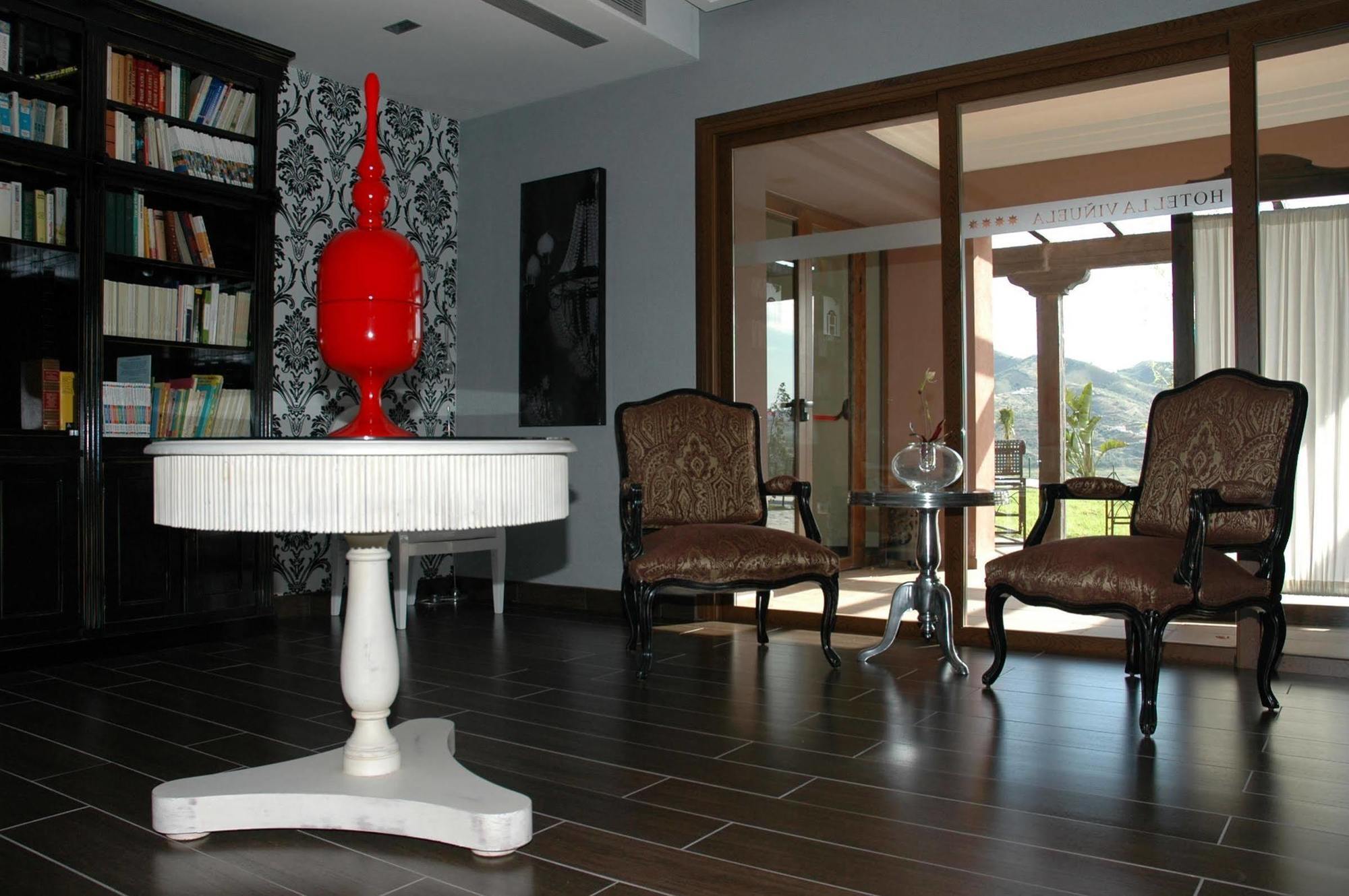 B Bou La & Hotel Viñuela